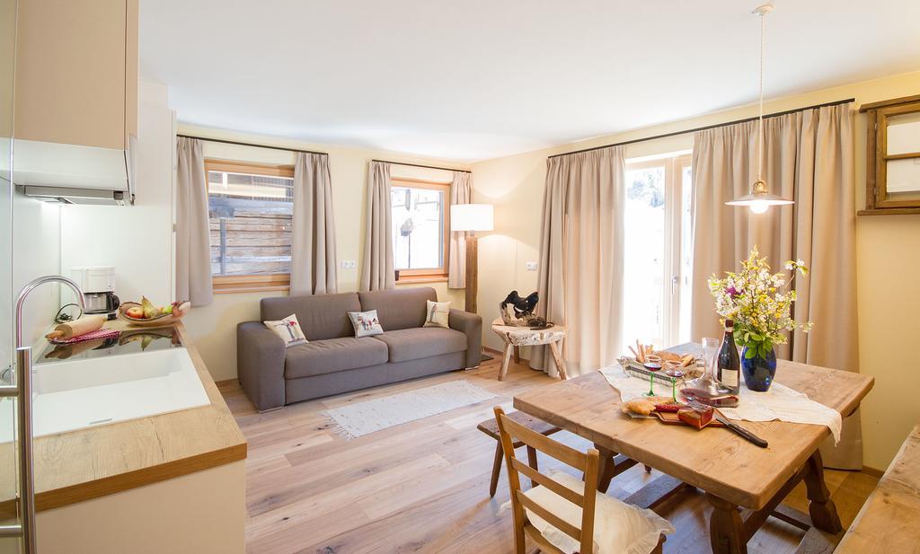 Chalet Da Mont Apartment Selva di Val Gardena Luaran gambar