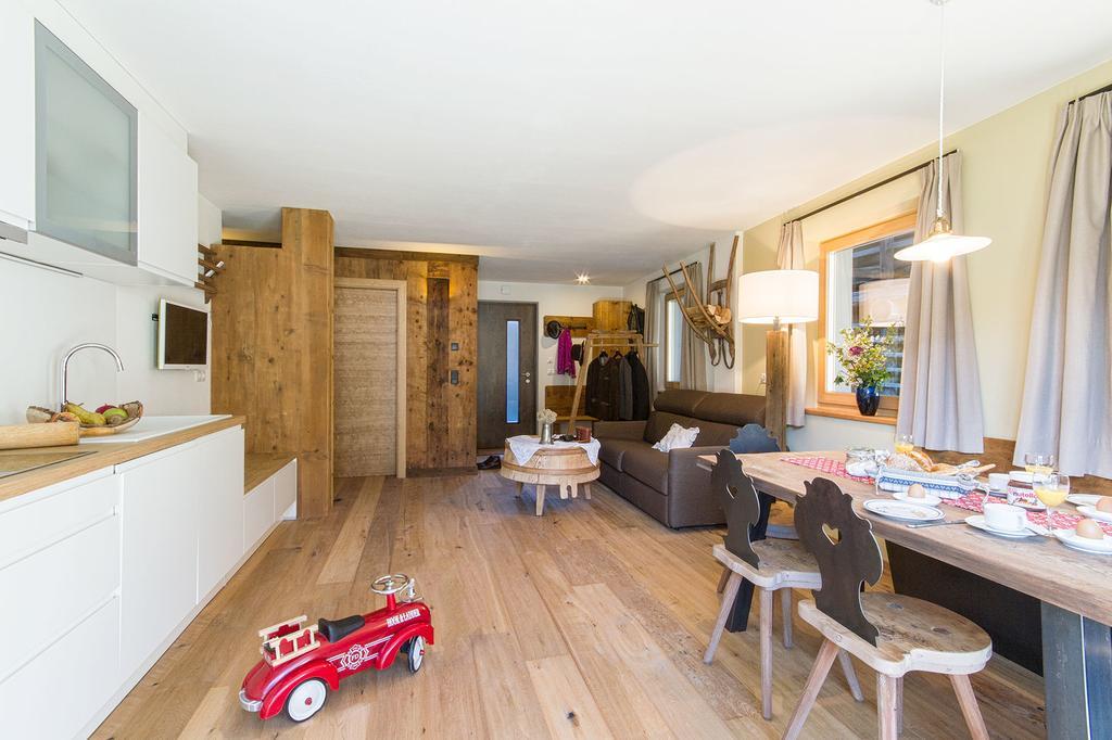 Chalet Da Mont Apartment Selva di Val Gardena Luaran gambar